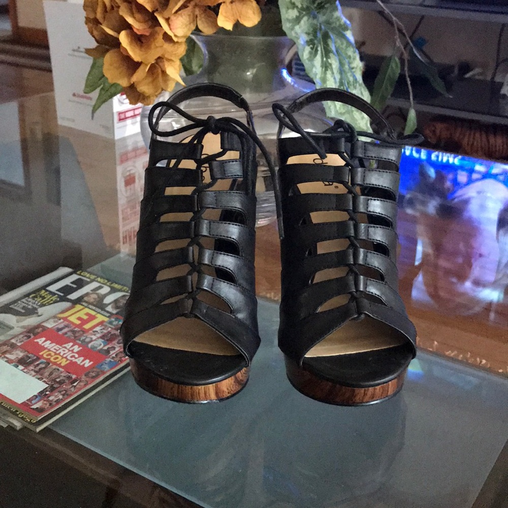 Black Platforms - image 5